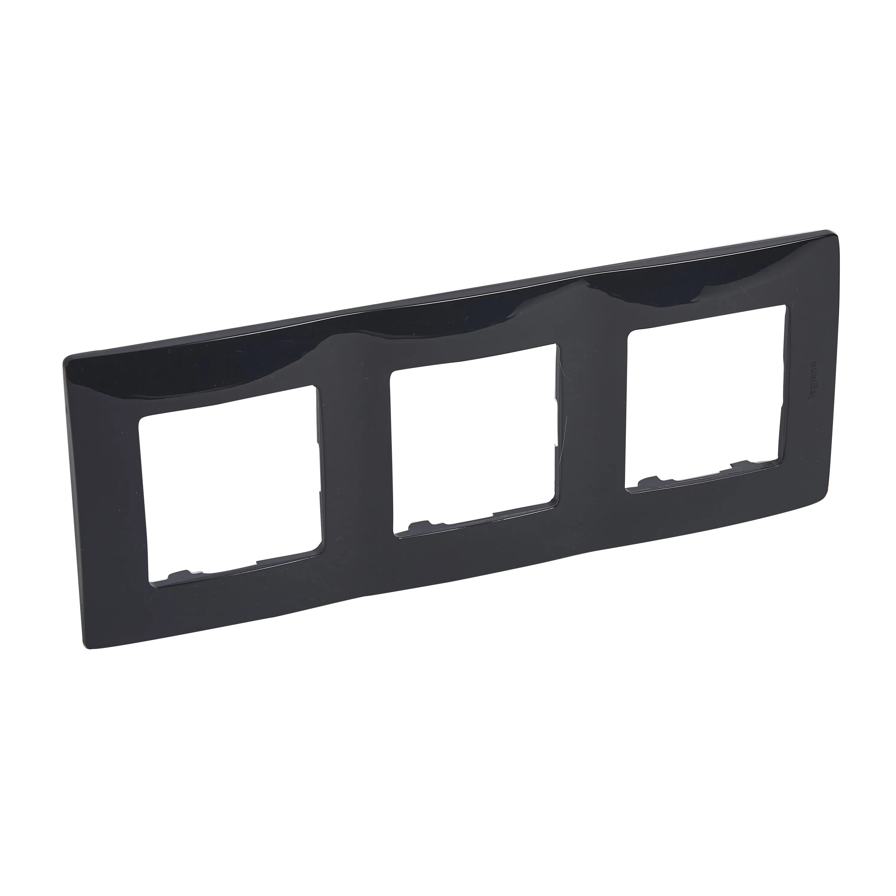 Legrand Niloé рамка тройна черна за 3 модула
