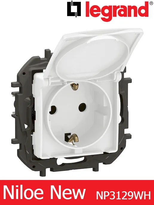 Контакт Шуко 16A с капак и детска защита – бял Legrand Niloe New NP3129WH